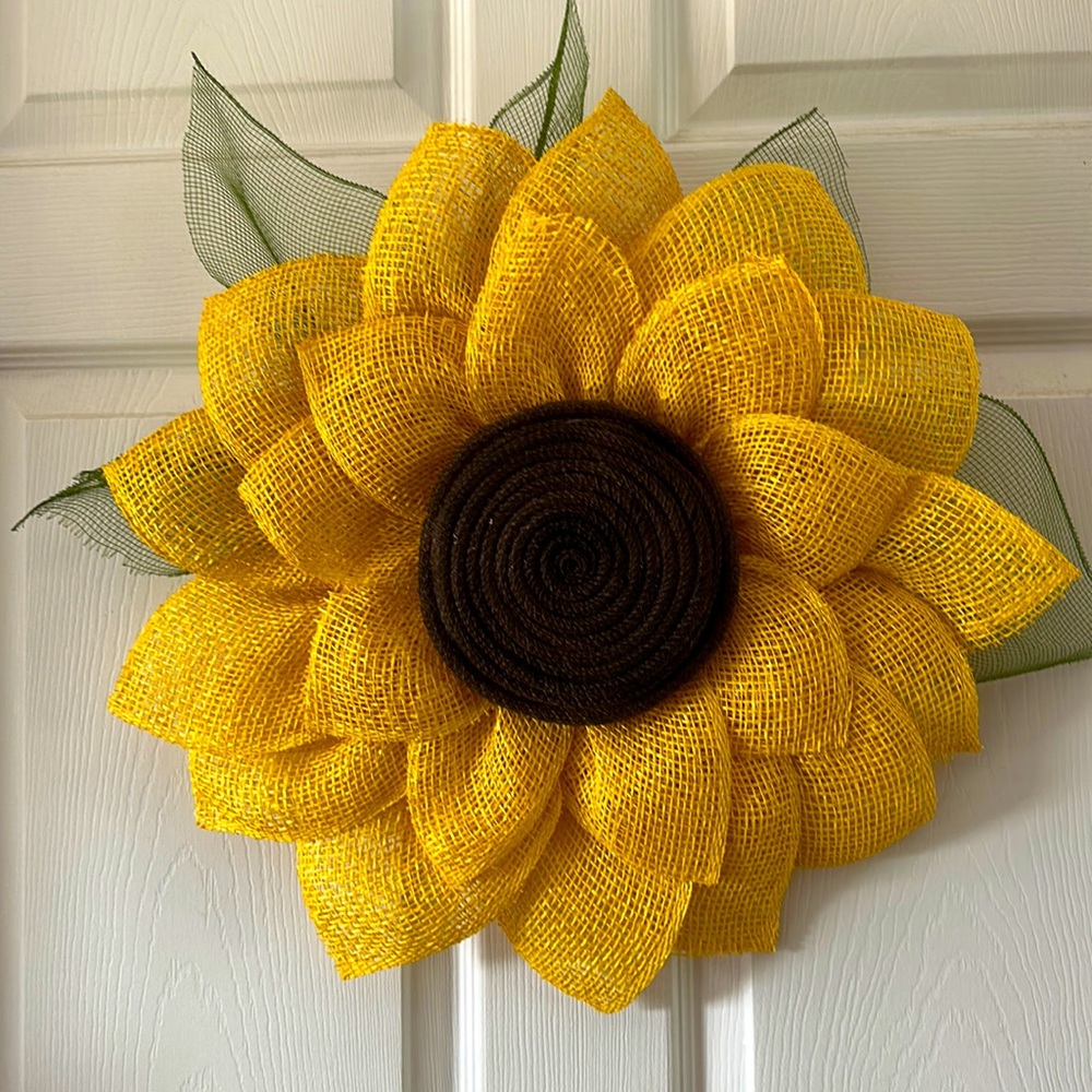This is a poly burlap sunflower wreath🌻